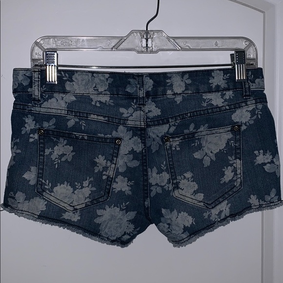 Mudd Floral Jean Shorts - Picture 2 of 4